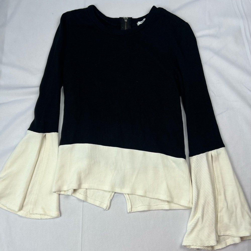 Red Haute Bell Sleeve Ribbed Knit Top - Small